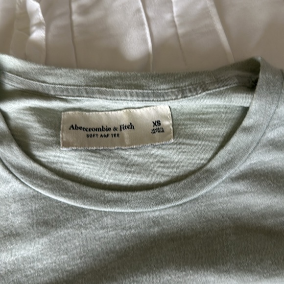 Abercrombie and fitch light sage colored size XS curved hem tee - Picture 2 of 2